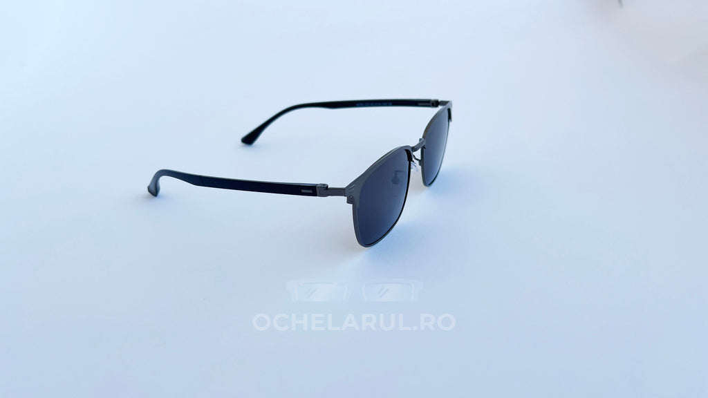 Ochelari de soare Armani EA2164D Style Polarizati, rama gri gunmetal si lentile negre, vedere laterala