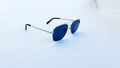 Ochelari de soare Aviator cu punte dubla, rama argintie si lentile negre, prezentare produs
