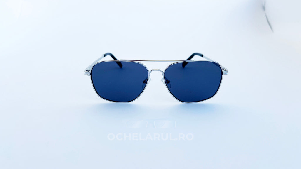 Ochelari de soare Aviator cu punte dubla, rama argintie si lentile negre, vedere frontala aproape