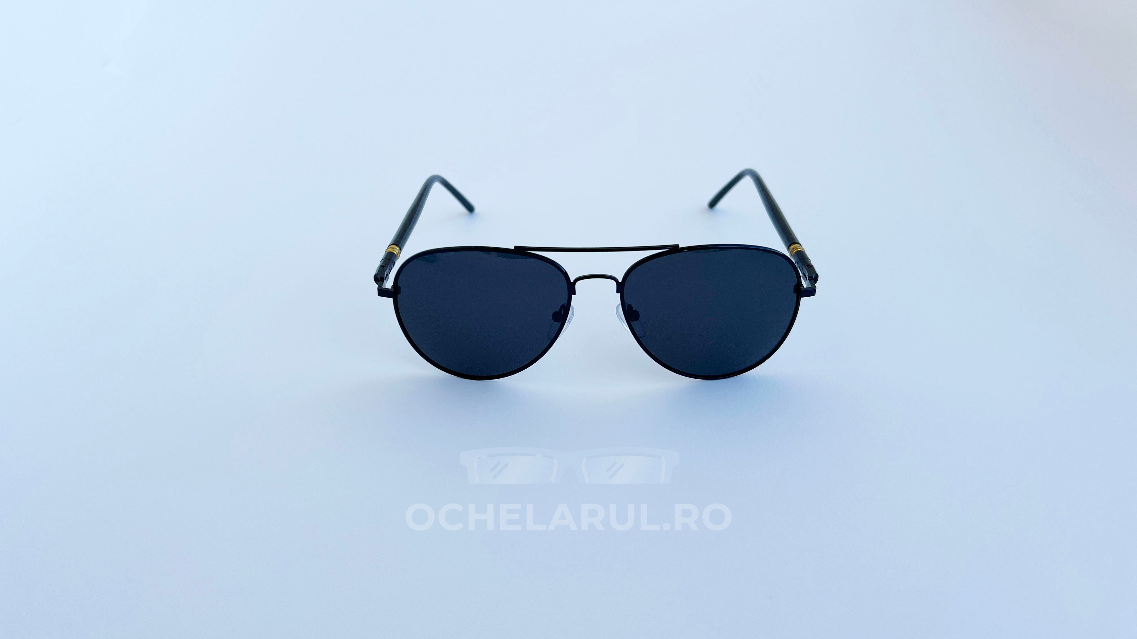 Ochelari de soare Aviator Polarizati, cu brate flexibile, rama neagra si lentile negre, vedere fata