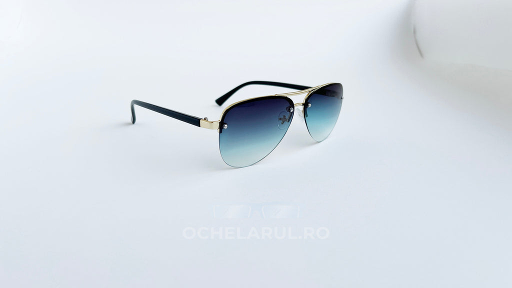 Ochelari de soare Aviator cu ramă neagră și auriu, lentile albastre degrade, design clasic pentru bărbați.