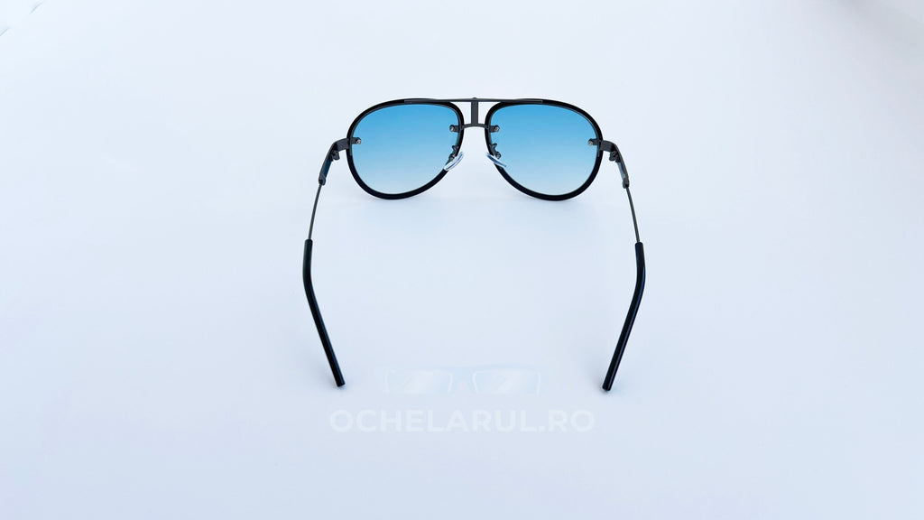Ochelari de soare Carrera Glory style, rama neagra-gri si lentile albastre degrade, vedere spate