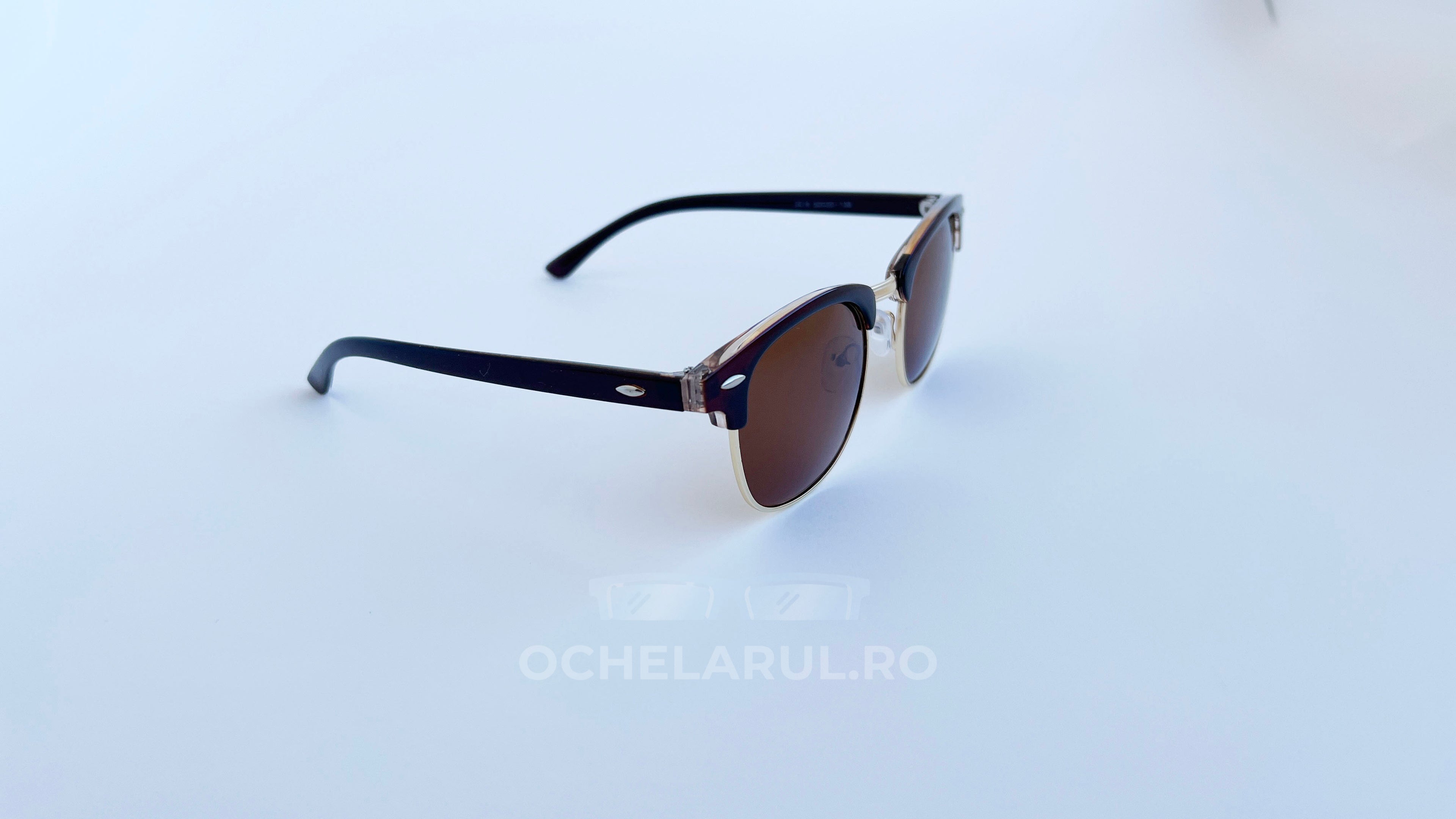Ochelari de soare Clubmaster Polarizați cu rame maro și lentile maro, design clasic pentru bărbați.