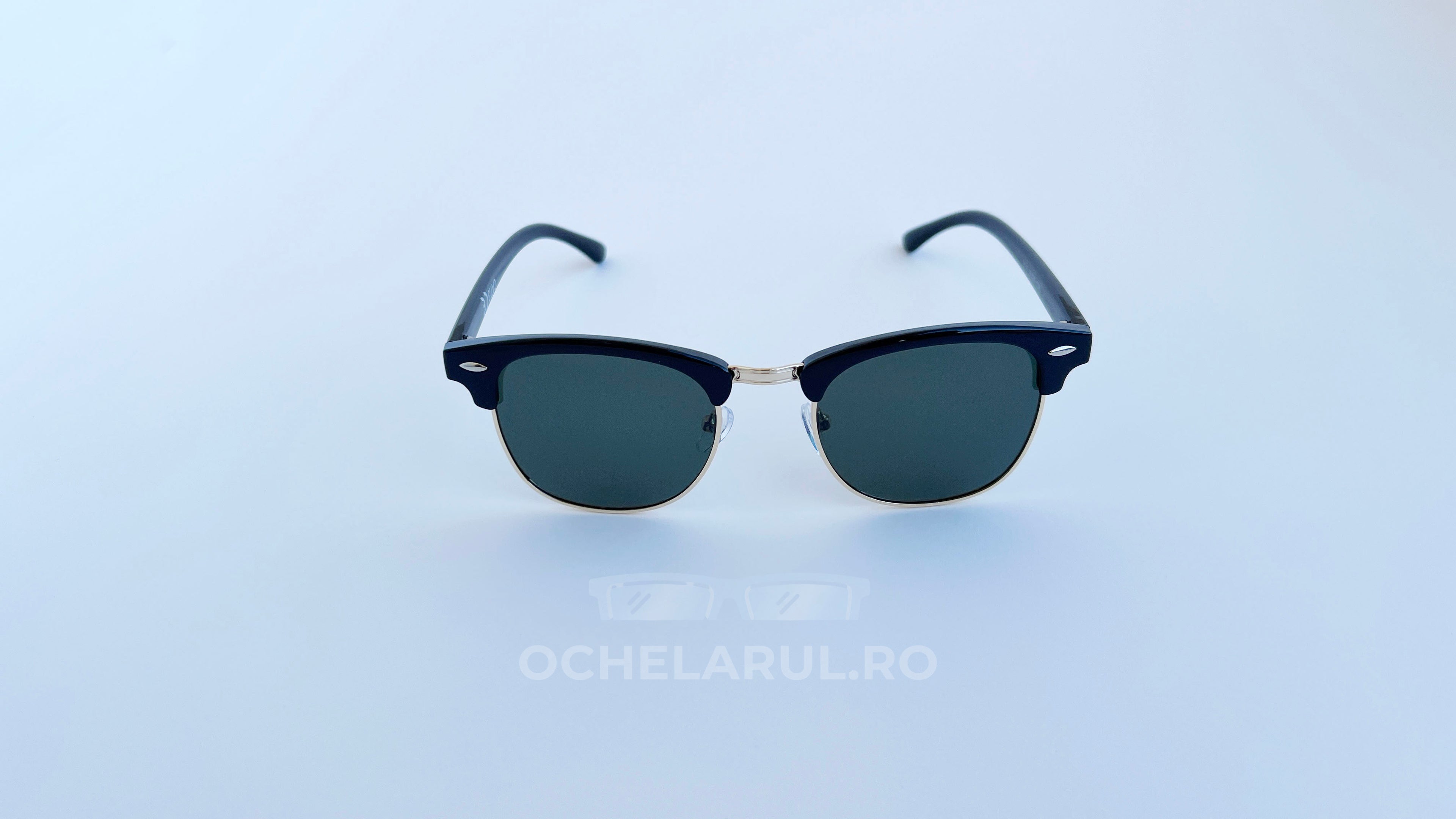 Ochelari de soare Clubmaster Polarizați cu rame negre și lentile verzi, design clasic pentru bărbați.