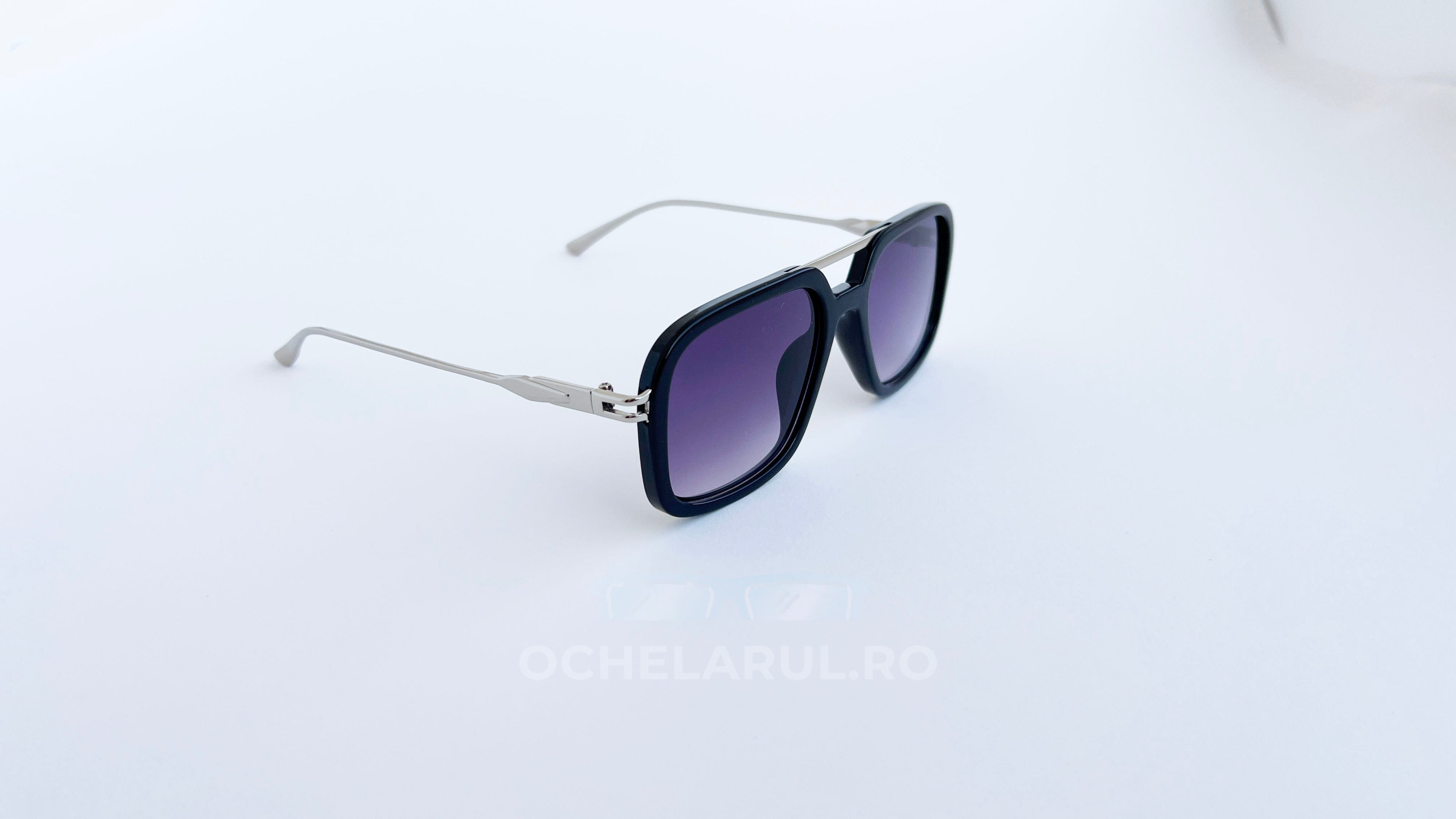 Ochelari de soare David Beckham 7101S style, rama argintiu-negru si lentile violet degrade, prezentare