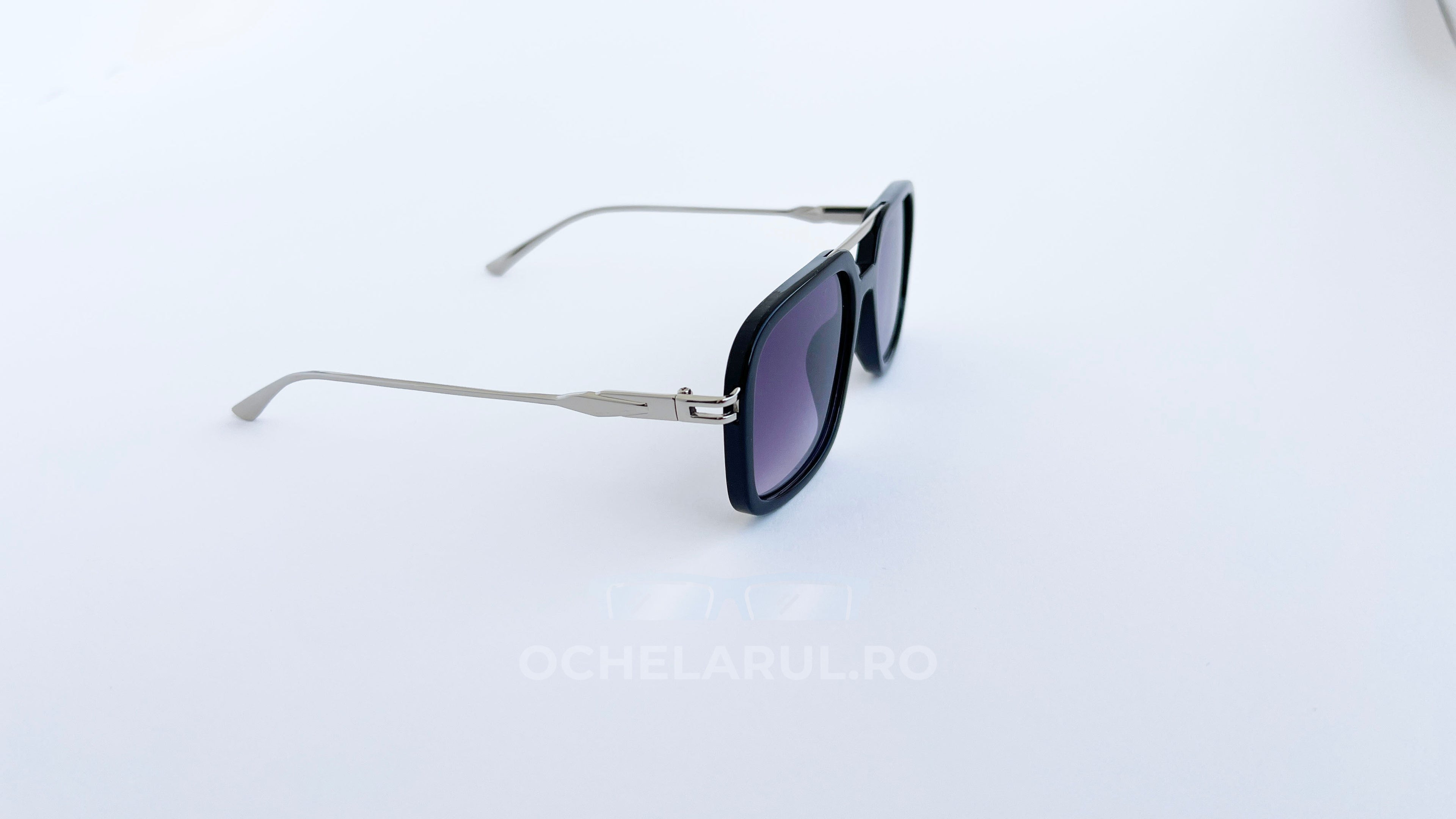 Ochelari de soare David Beckham 7101S style, rama argintiu-negru si lentile violet degrade, vedere laterala