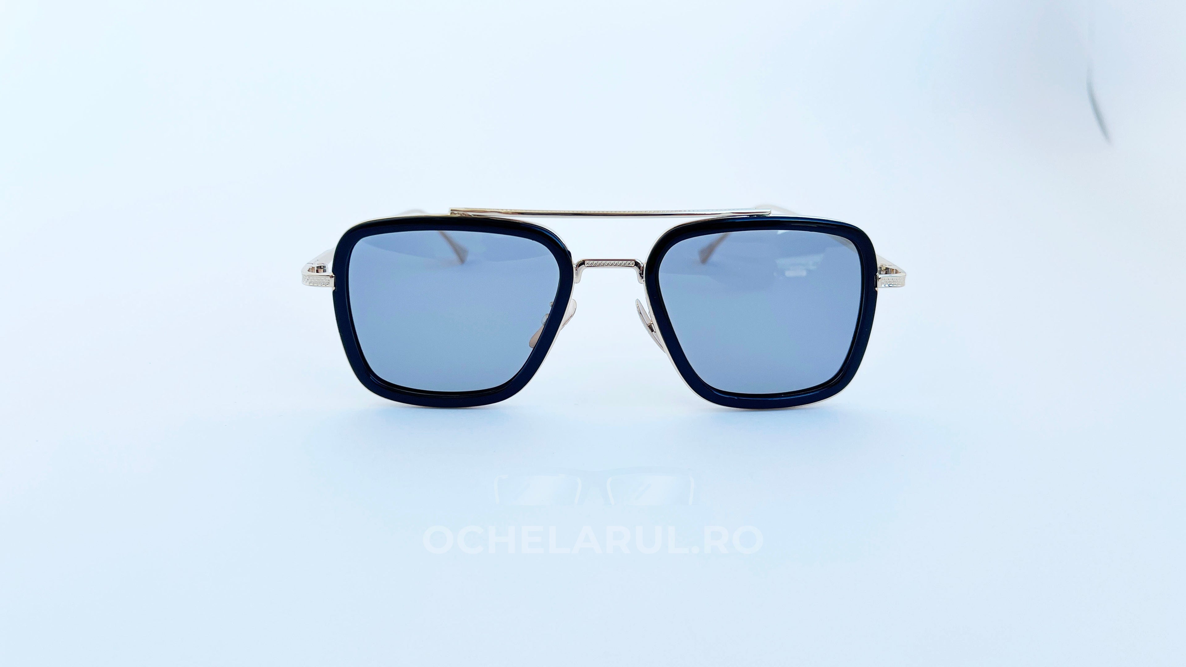 Ochelari de soare Dita Flight polarizati fotocromatici, rama aurie neagra si lentile gri, vedere fata aproape