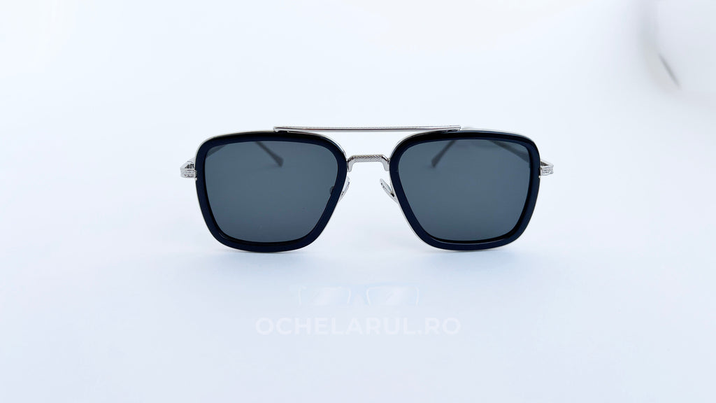 Ochelari Dita Flight Style cu rame argintii și lentile negre, ochelari de soare bărbătești cu design modern și elegant.