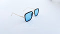 Ochelari Dita Flight Style cu rame aurii și lentile albastre, ochelari de soare bărbați eleganți și moderni.