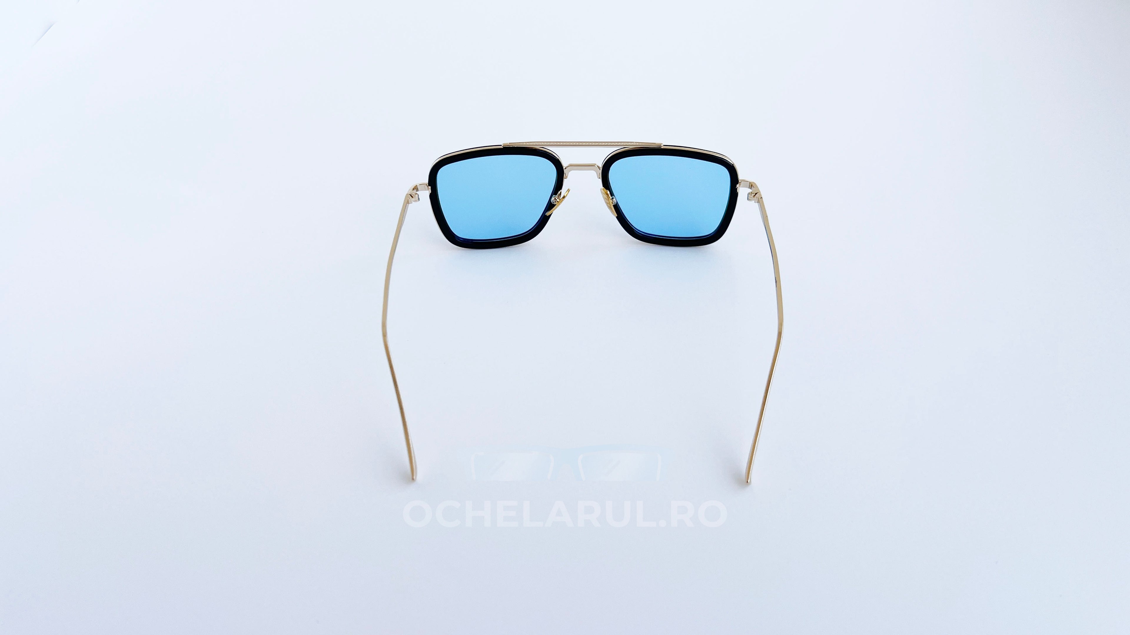 Ochelari Dita Flight Style cu rame aurii și lentile albastre, ochelari de soare bărbați eleganți și moderni.