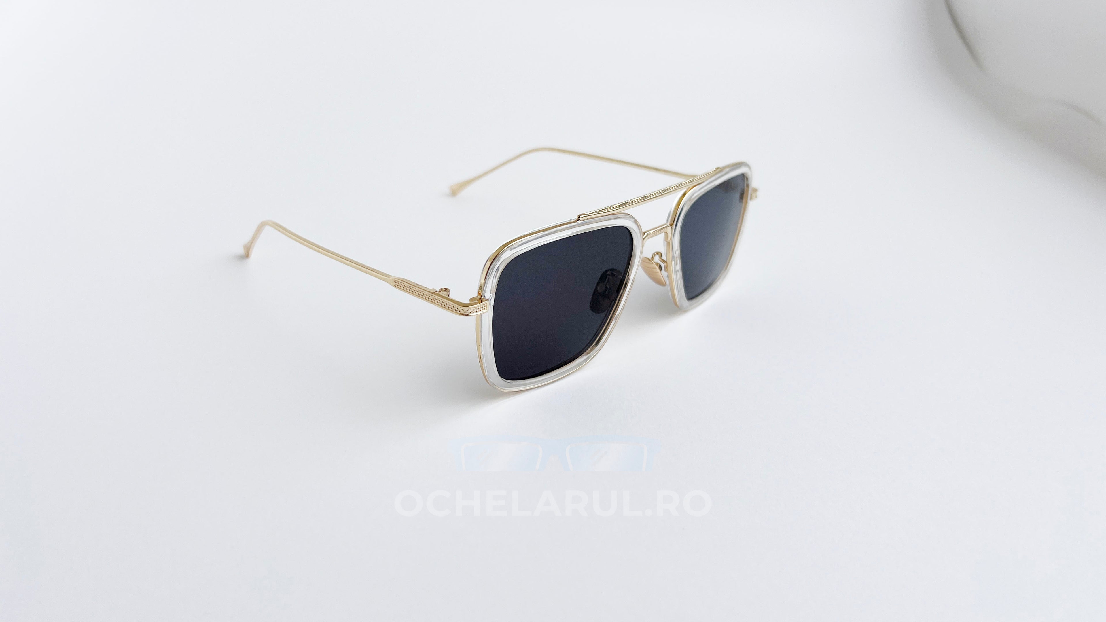 Ochelari de soare Dita Flight Style - Rama aurie transparenta, Lentile negre - prezentare