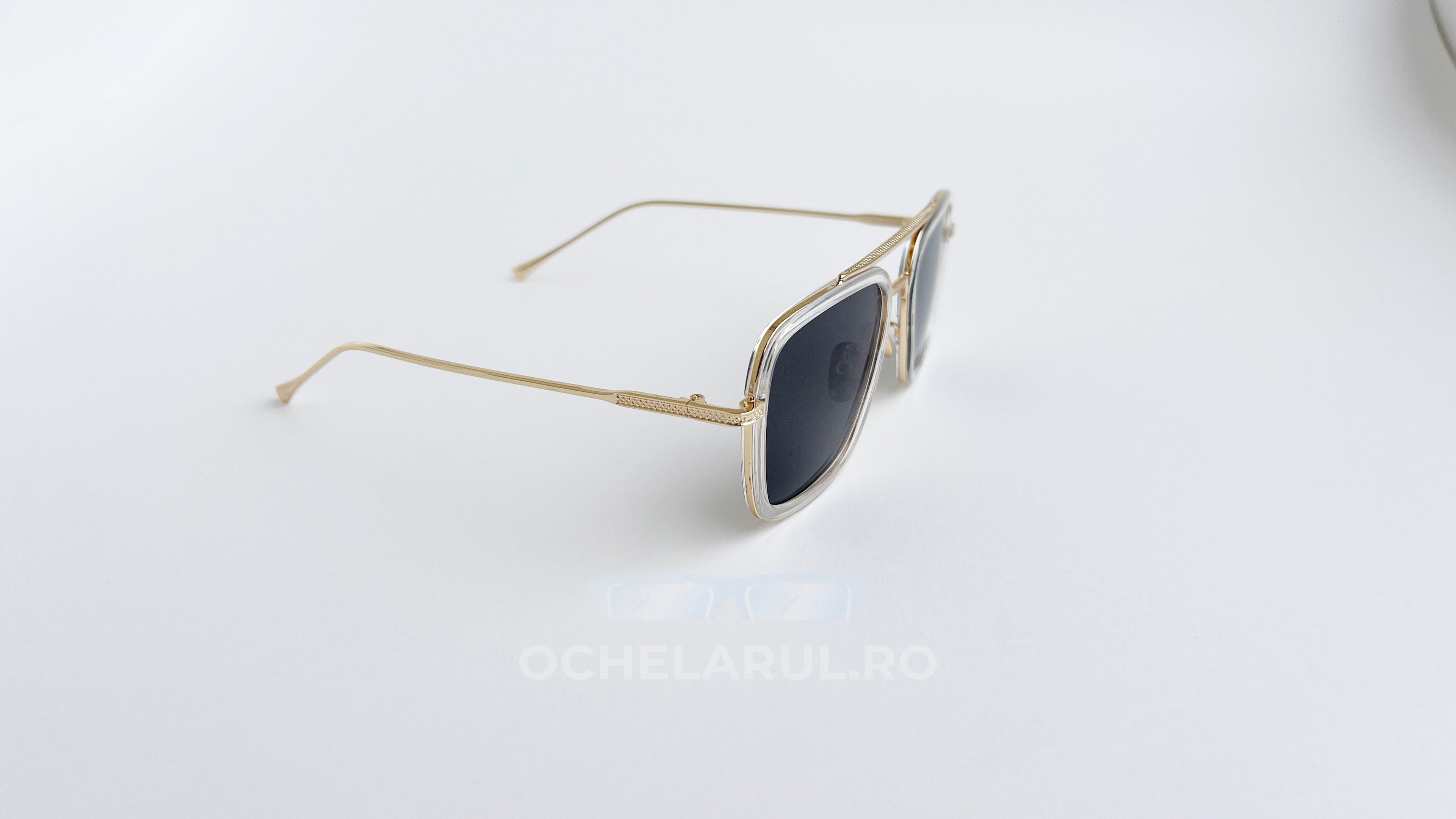 Ochelari de soare Dita Flight Style - Rama aurie transparenta, Lentile negre - vedere laterala