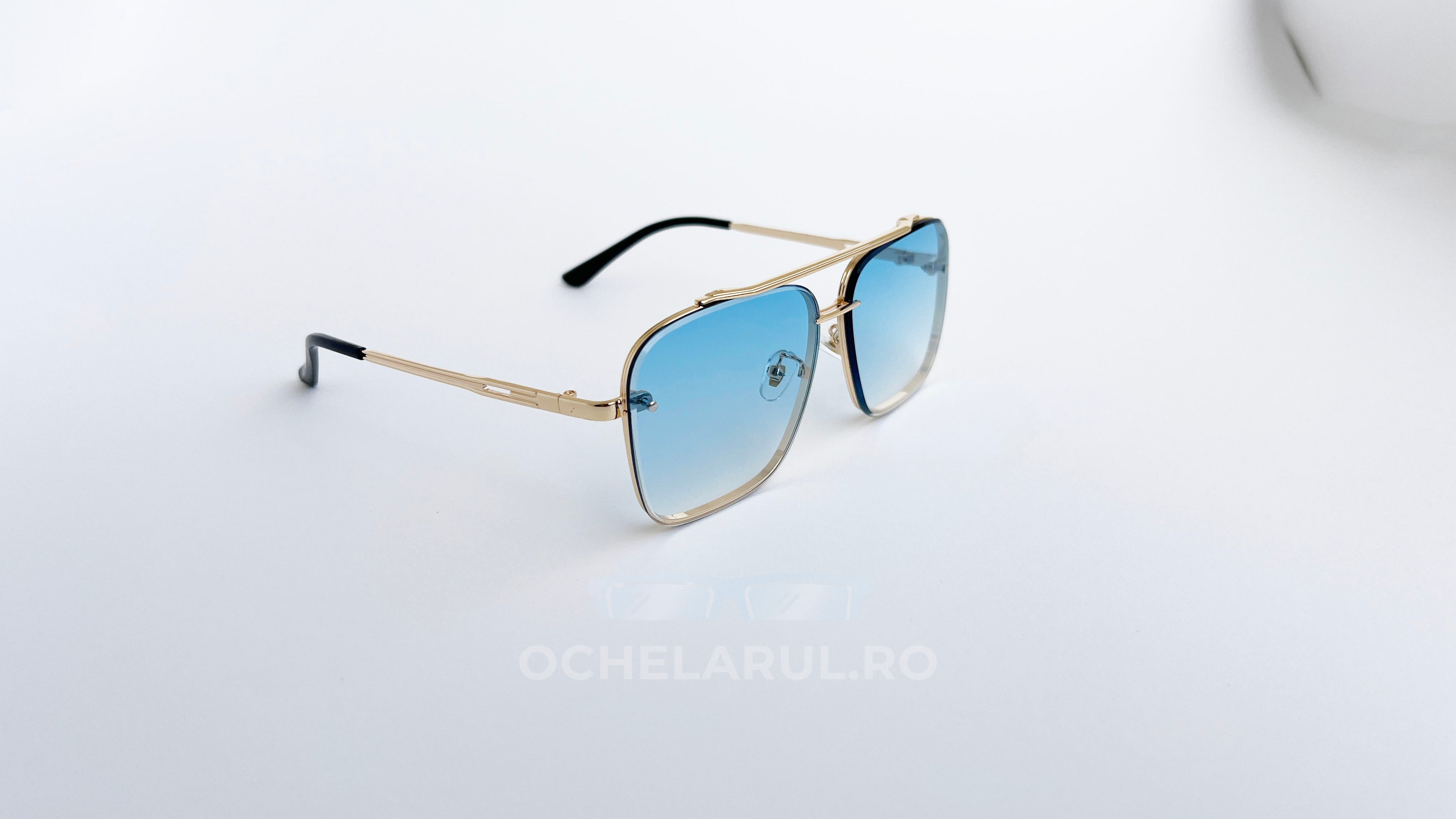 Ochelari de soare Dita Mach Six Style cu rame aurii și lentile albastre degrade pentru bărbați, stil modern.