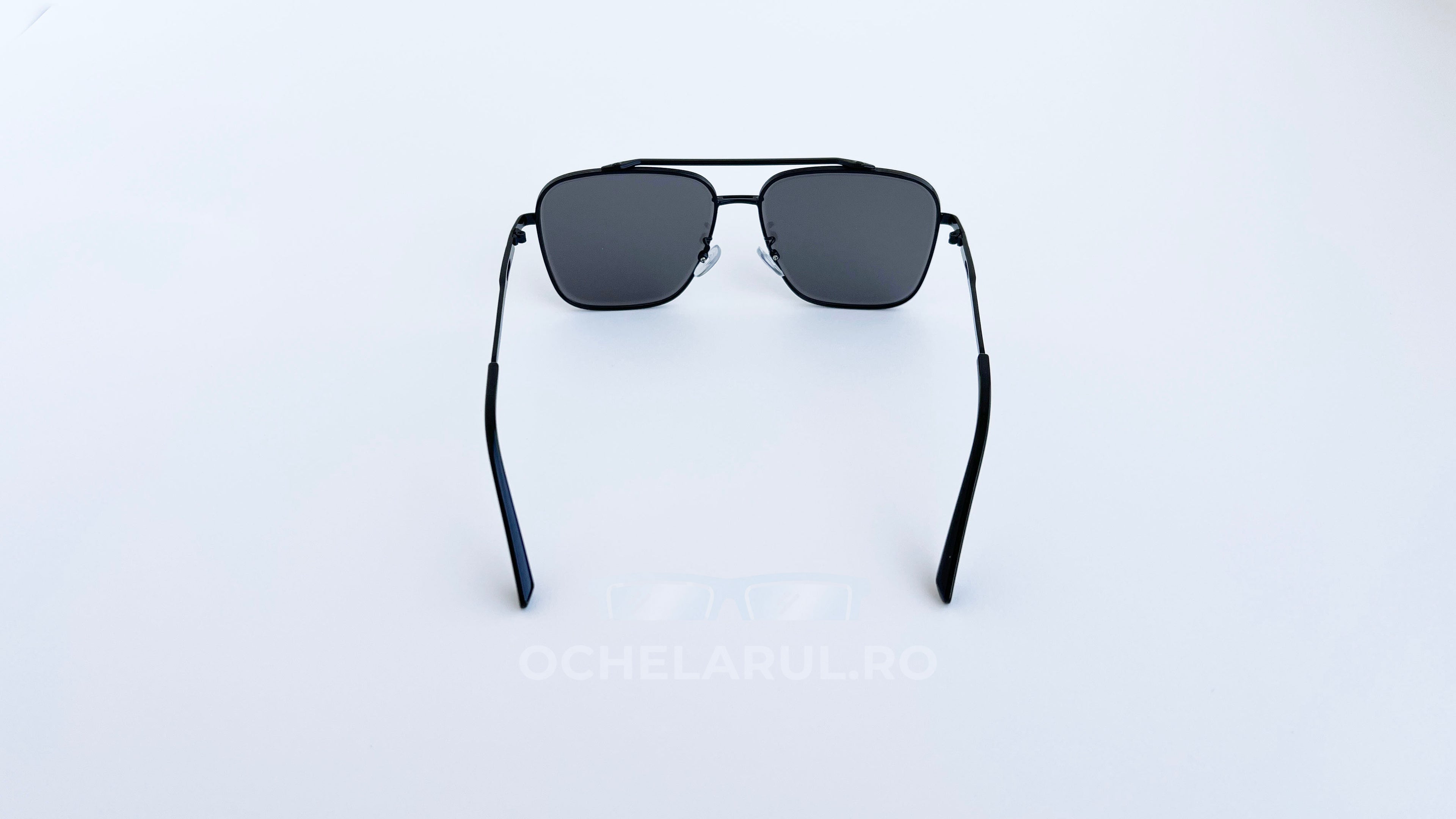 Ochelari de soare Dita Mach Six Style cu rame negre și lentile întunecate, design bărbați modern.