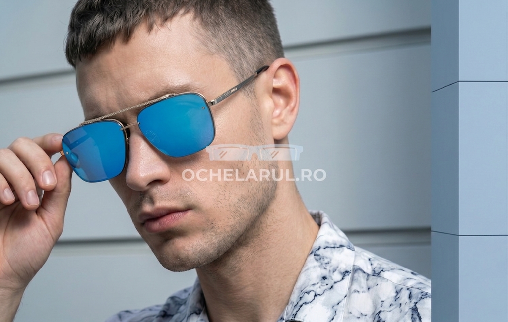 Ochelari de soare Dita Mach Six Style - Rama aurie - Lentile albastre oglinda - Model purtand ochelarii pe fata
