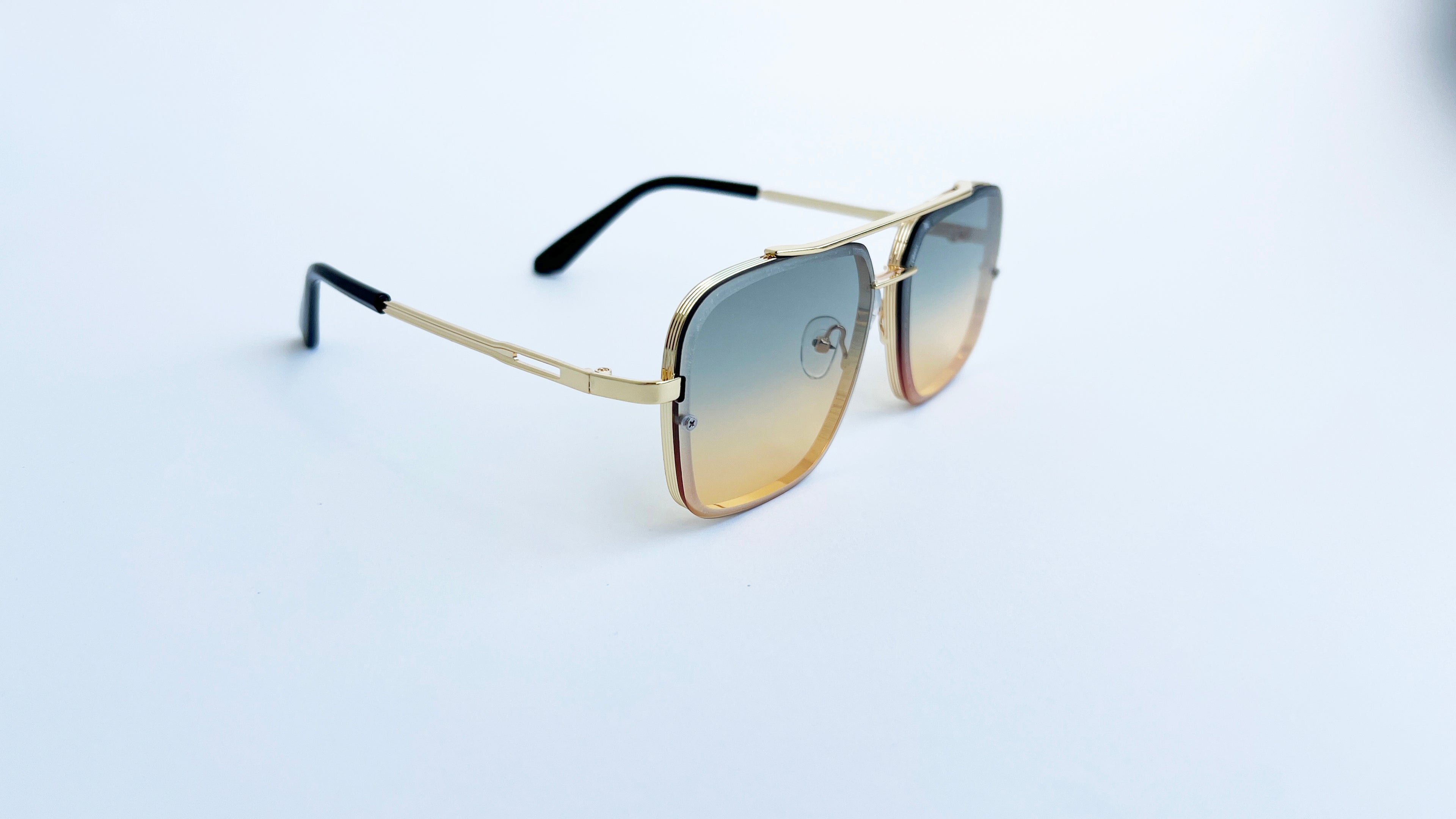 Ochelari de soare Dita Mach Six style, rama aurie si lentile verzi-portocalii degrade, prezentare