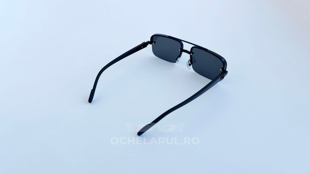 Ochelari de soare Dreptunghiulari cu rame negre și lentile întunecate, design elegant pentru bărbați.
