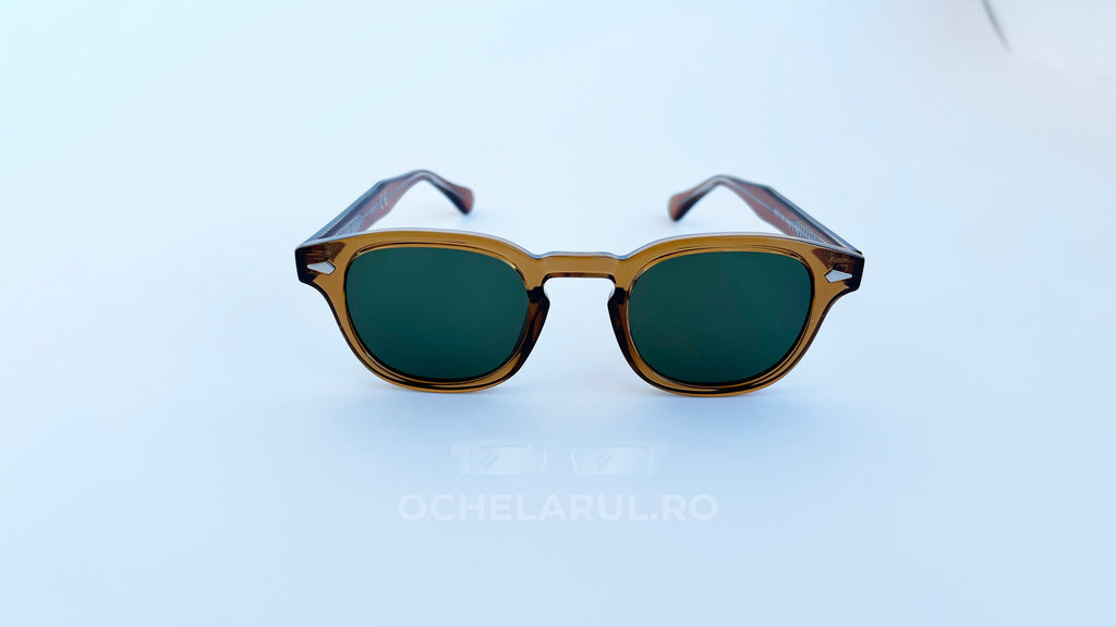 Ochelari de soare Moscot Lemtosh Style cu rame maro și lentile verzi pentru bărbați, stil clasic și elegant.