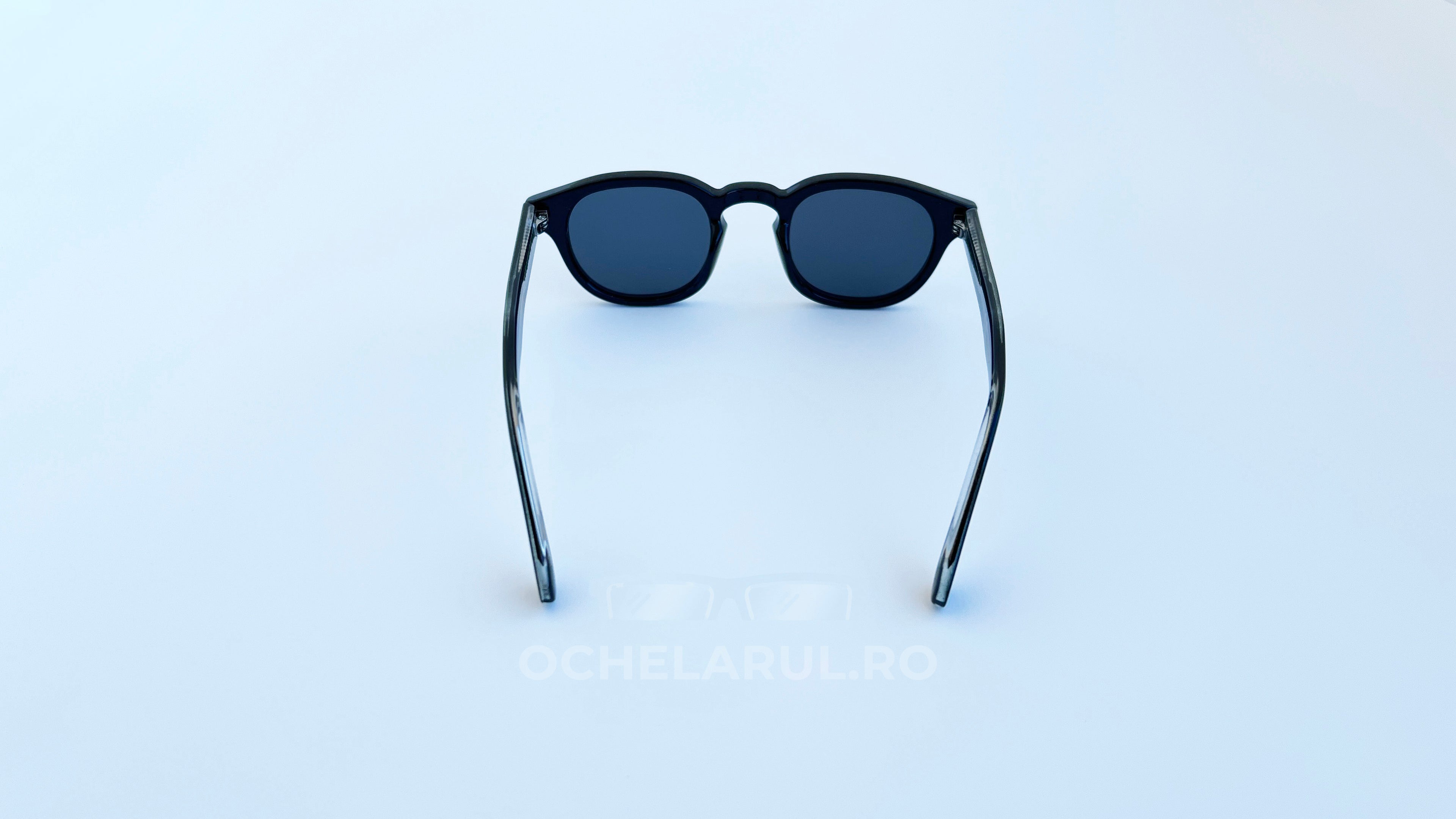 Ochelari de soare Moscot Lemtosh Style cu rame negre și lentile închise, ochelari de soare bărbați de la ochelarul.ro