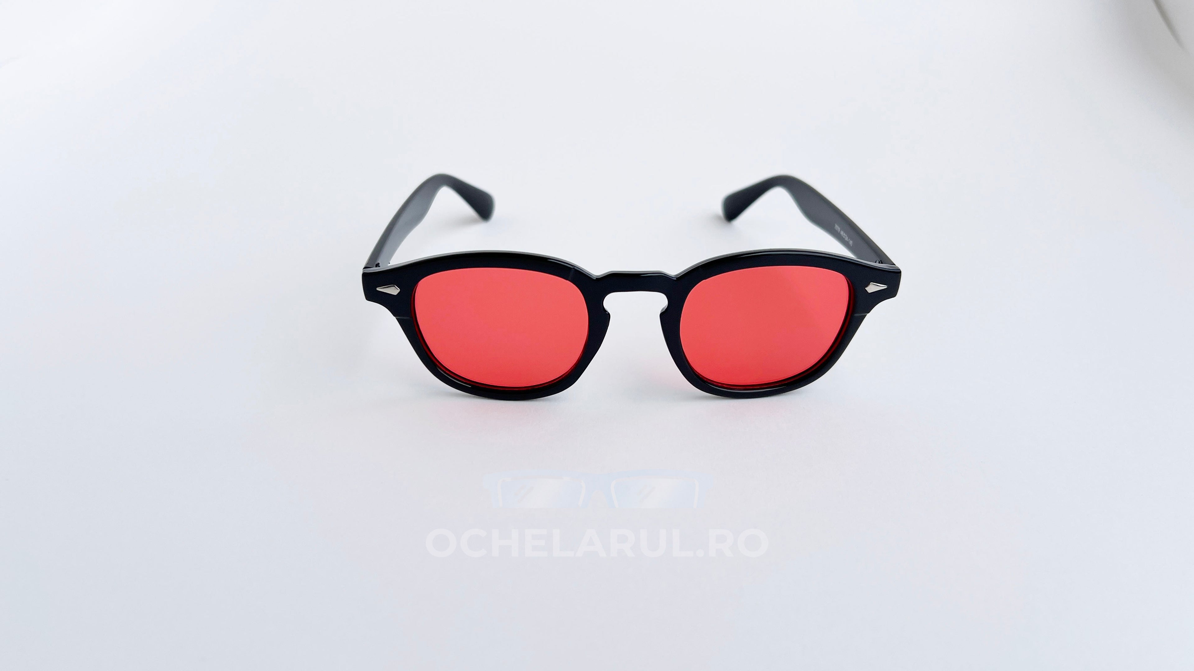 Ochelari de soare Moscot Lemtosh Style cu rame negre și lentile roșii, model pentru bărbați de la ochelarul.ro