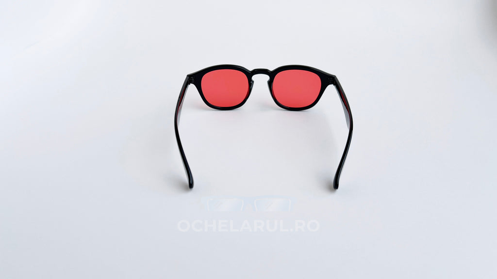 Ochelari de soare Moscot Lemtosh Style cu rame negre și lentile roșii, design clasic pentru bărbați.