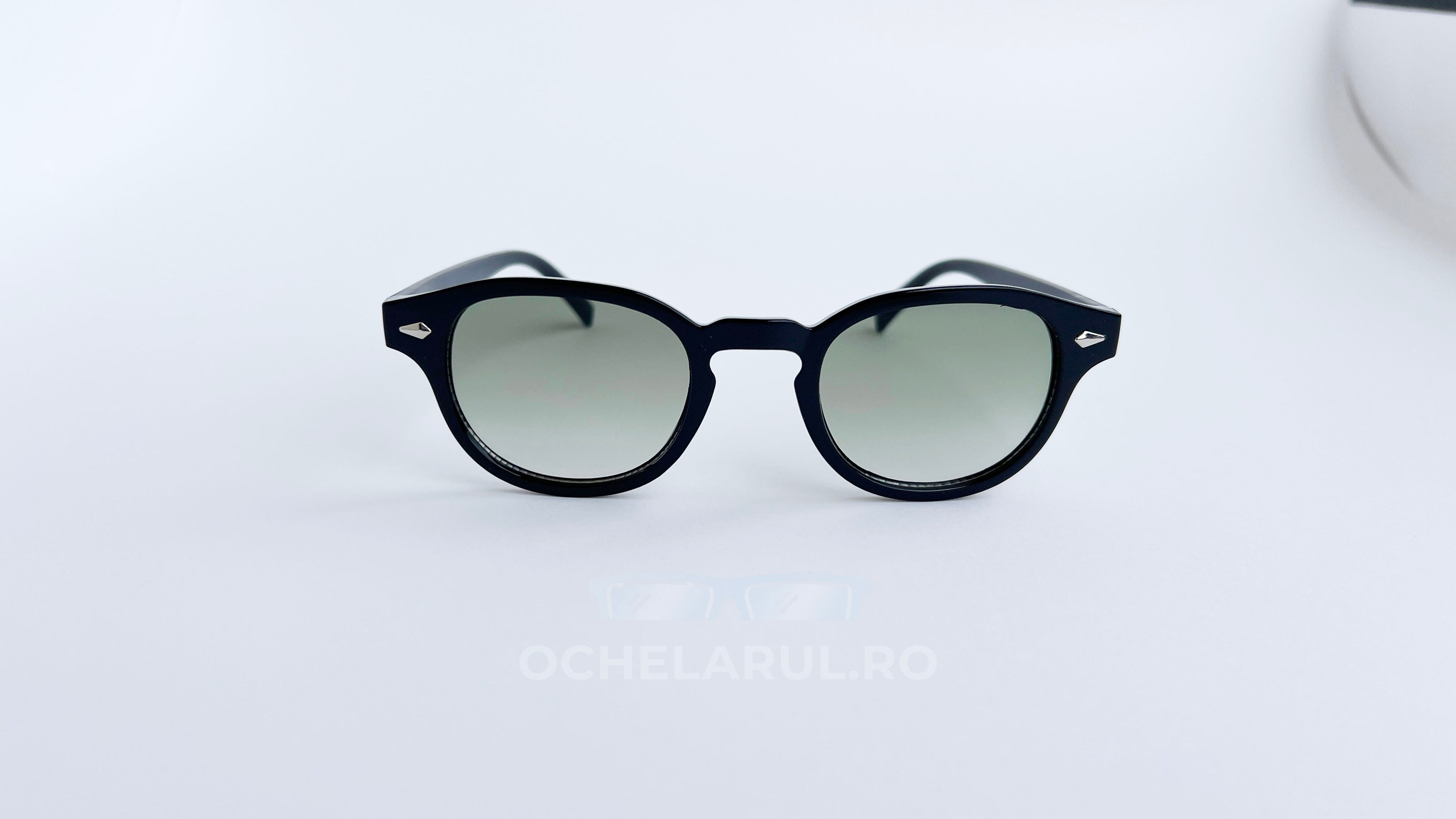 Ochelari de soare Moscot Lemtosh style, rama neagra si lentile verzi degrade, vedere fata aproape