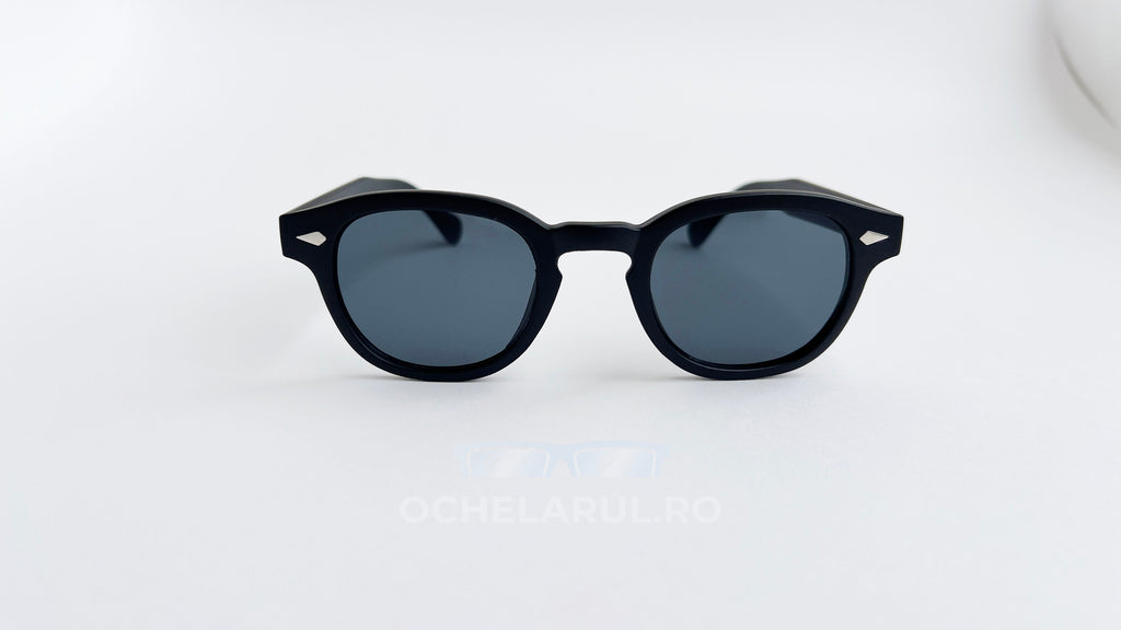 Ochelari de soare Moscot Lemtosh Style cu rame negre mate și lentile negre pentru bărbați.