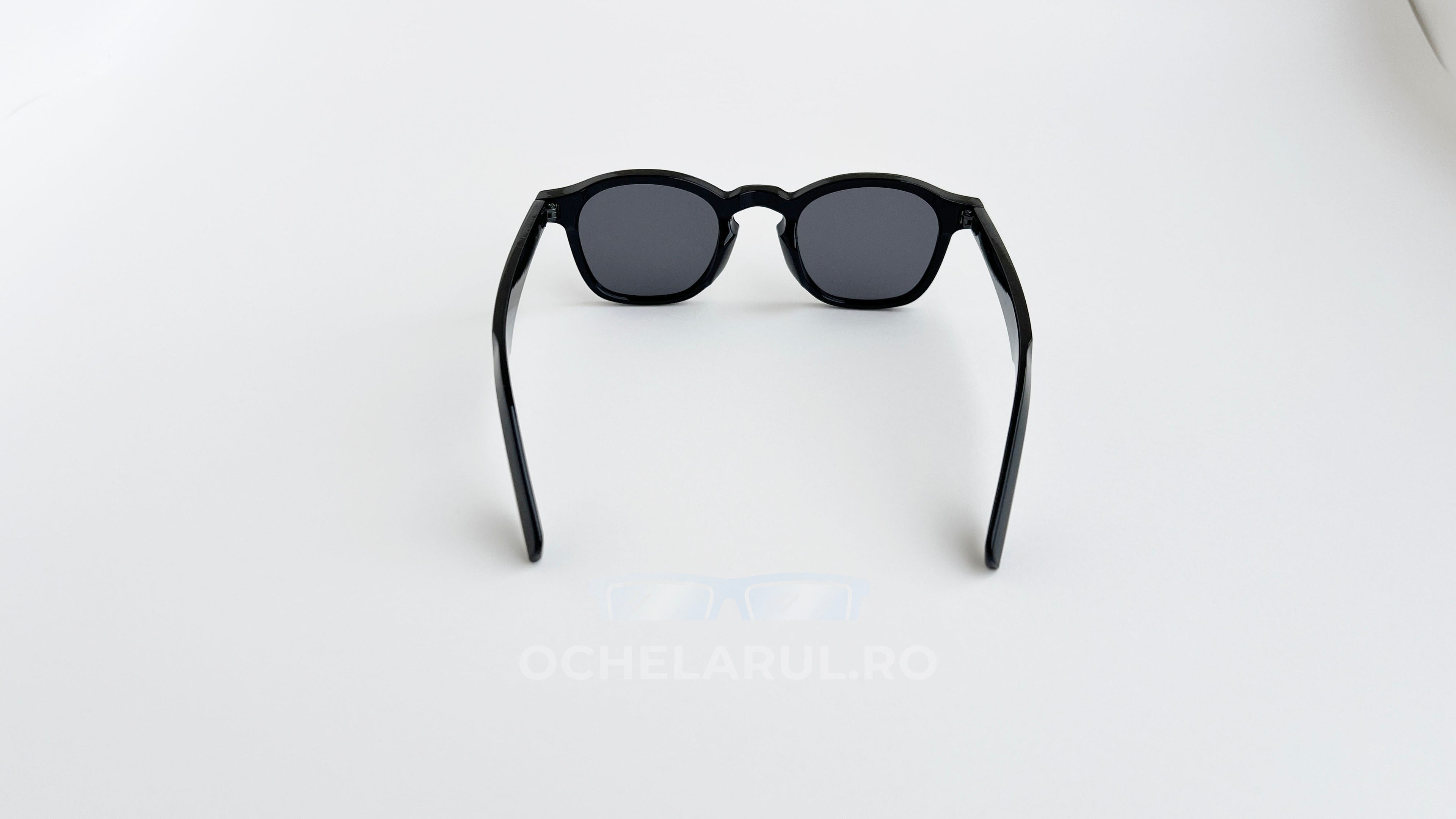 Ochelari de soare Oliver Peoples style, rama neagra si lentile negre, vedere spate