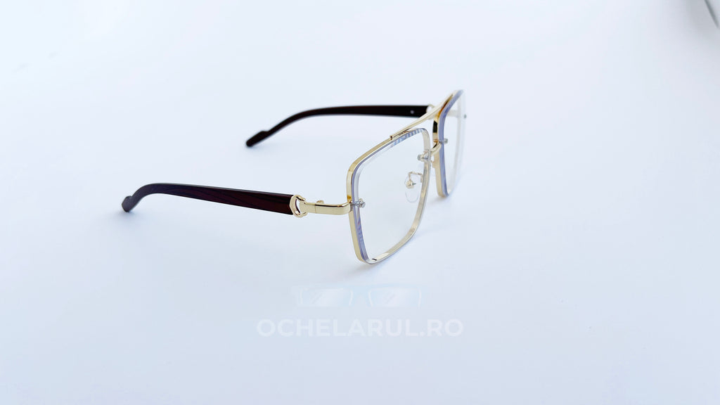 Ochelari Patrati Design Vintage cu rame aurii și brațe maro, lentile transparente pentru un look clasic și elegant.