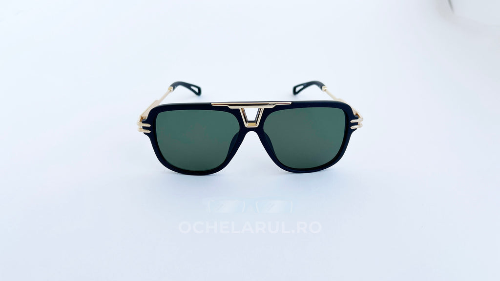 Ochelari de soare Pilot Style cu rame negre și aurii și lentile verzi, design modern pentru ochelari de soare bărbați, disponibili pe ochelarul.ro