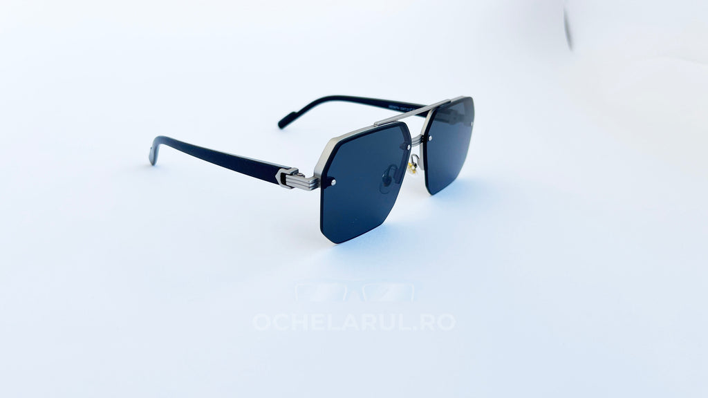 Ochelari de soare rectangulari semi-rim, rama argintie si lentile negre, prezentare