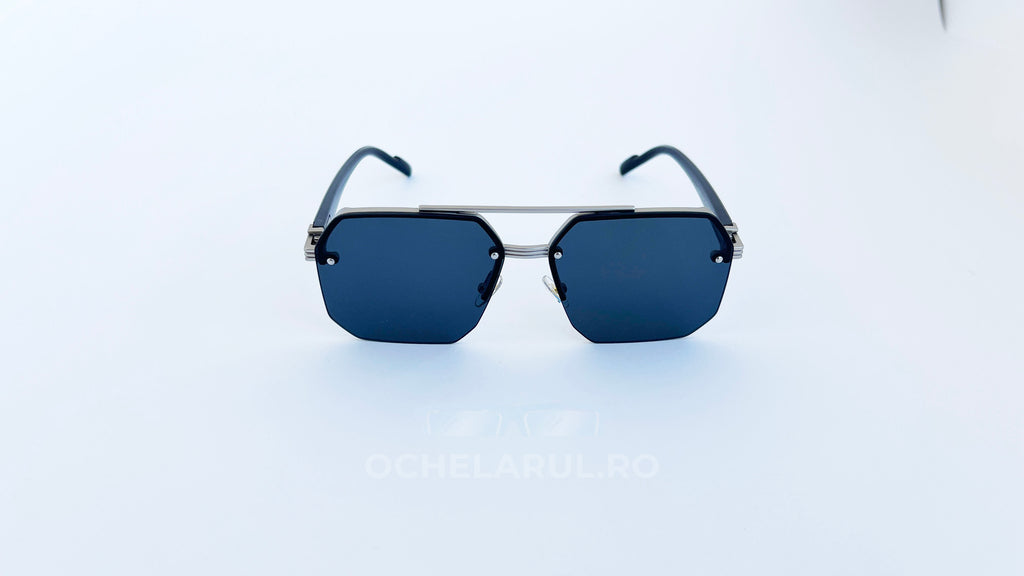 Ochelari de soare rectangulari semi-rim, rama argintie si lentile negre, vedere fata