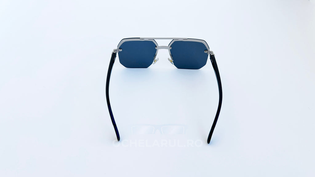 Ochelari de soare rectangulari semi-rim, rama argintie si lentile negre, vedere spate