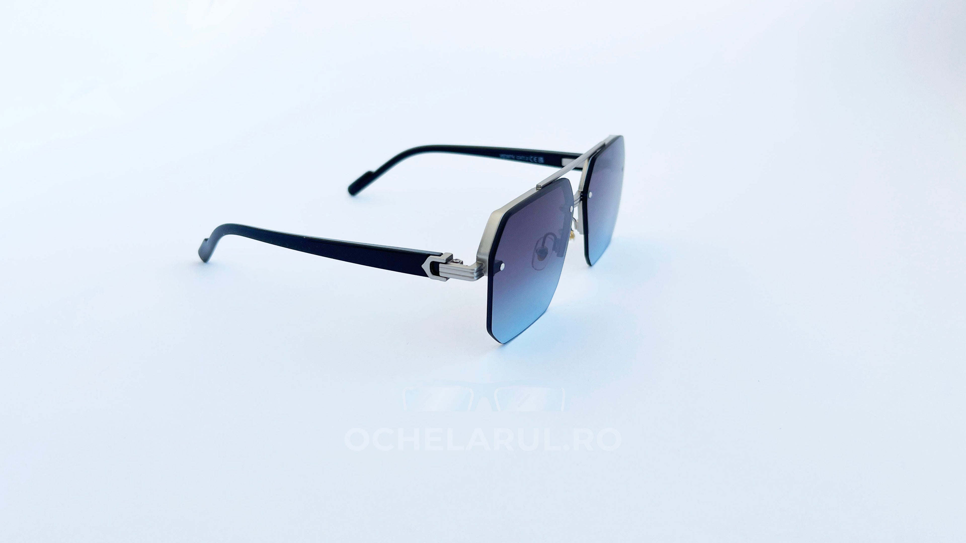 Ochelari de soare rectangulari semi-rim, rama argintie si lentile violet degrade, vedere laterala