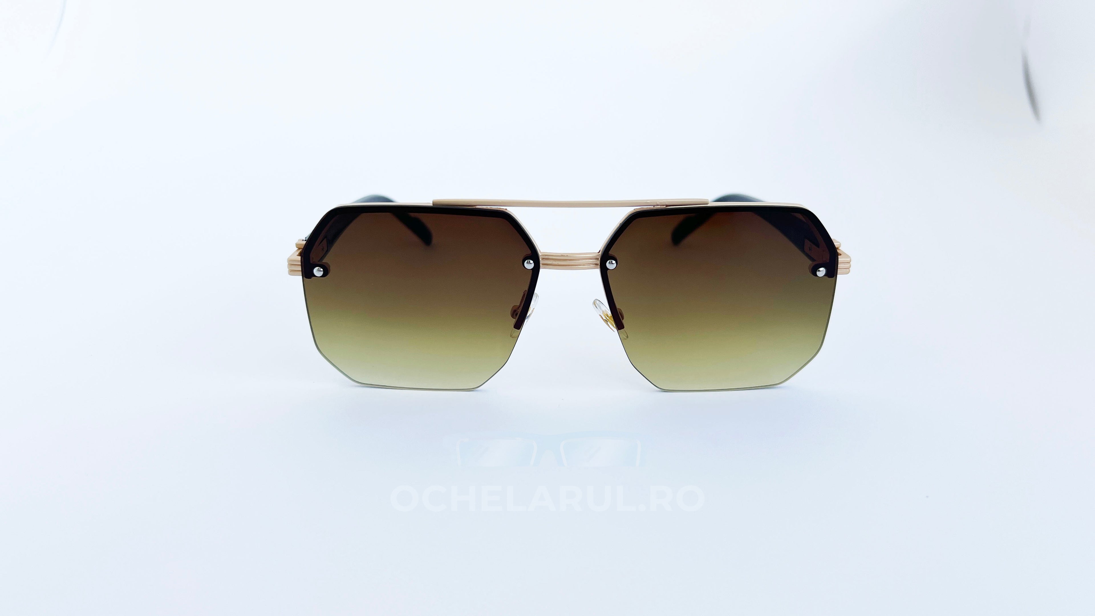 Ochelari de soare rectangulari semi-rim, rama aurie si lentile verzi degrade, vedere fata aproape