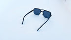 Ochelari de soare rectangulari semi-rim, rama neagra si lentile negre, vedere spate