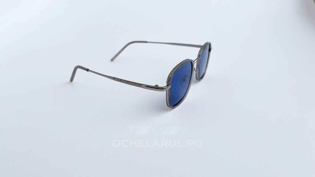 Ochelari de soare retro patrati, rama argintie si lentile albastre, vedere laterala