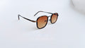 Ochelari de soare retro patrati, rama tortoise bronz si lentile maro degrade, prezentare
