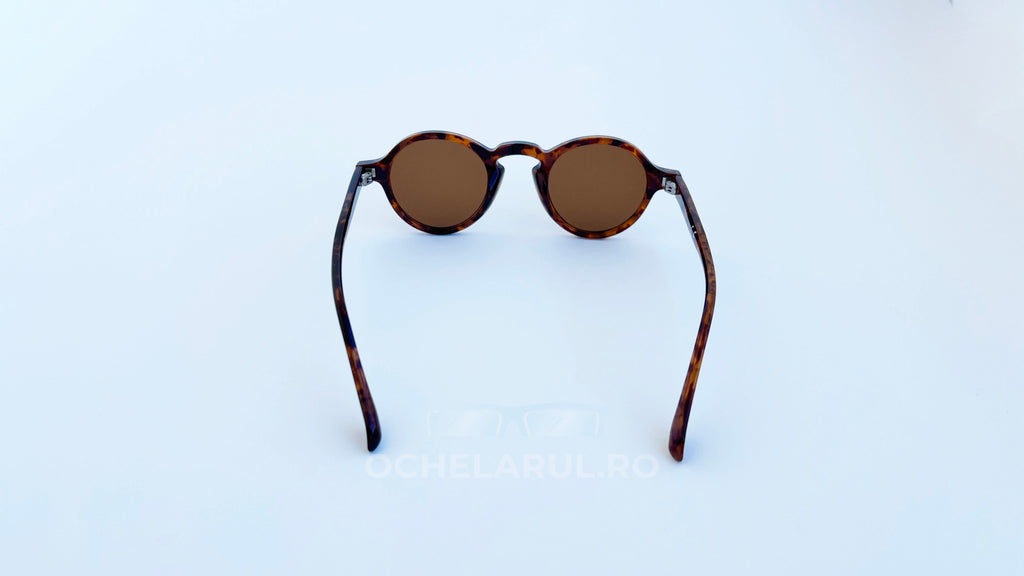 Ochelari de soare retro style, rama tortoise si lentile maro, vedere spate