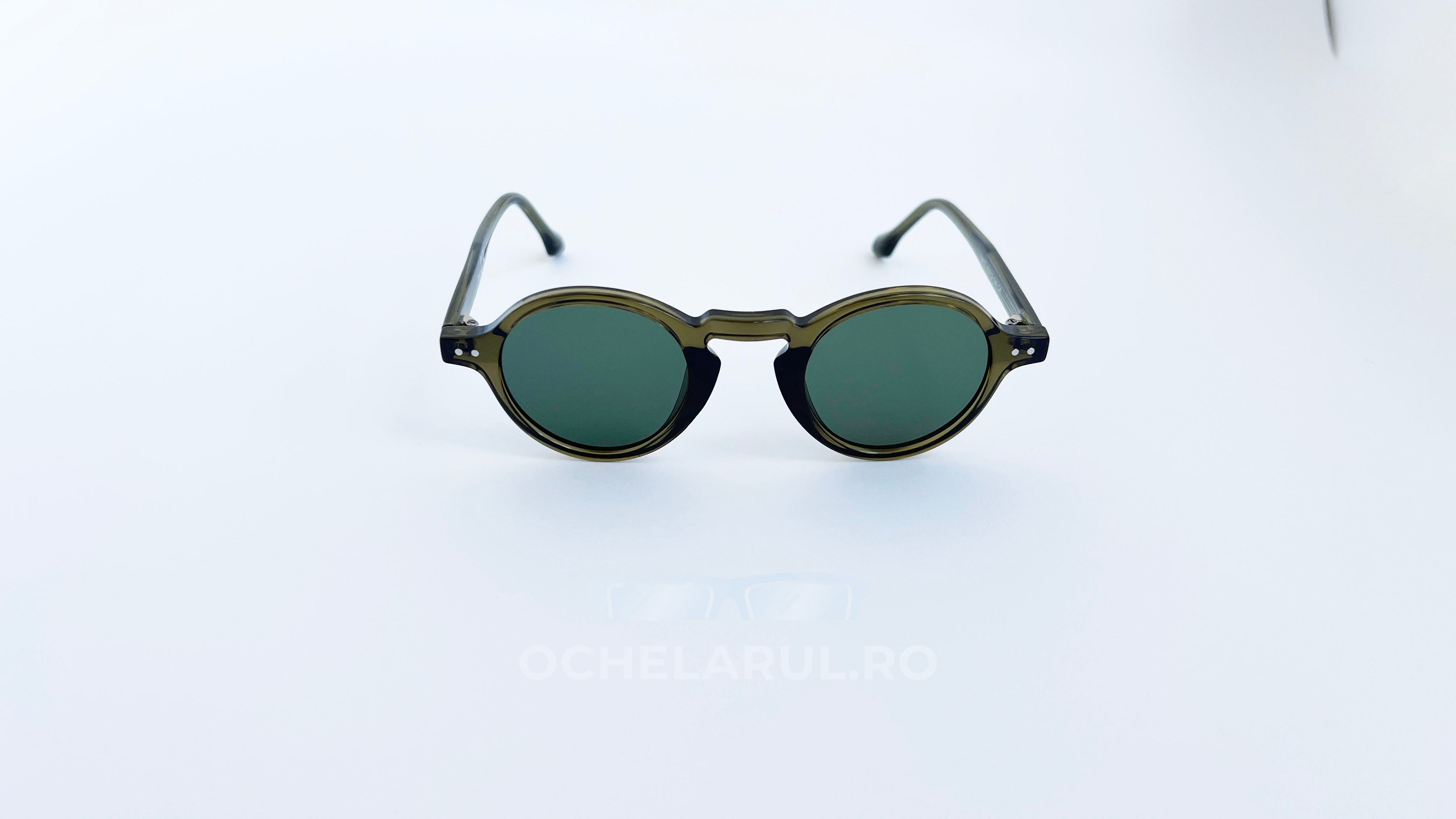 Ochelari de soare Retro Style cu rame verzi și lentile verzi, design unisex elegant pentru protecție solară.
