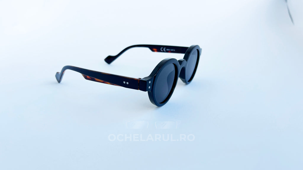Ochelari de soare Rotunzi Retro Style cu rame negre și tortoise, lentile negre, accesorii elegante pentru ochelari de soare bărbați, design retro modern.