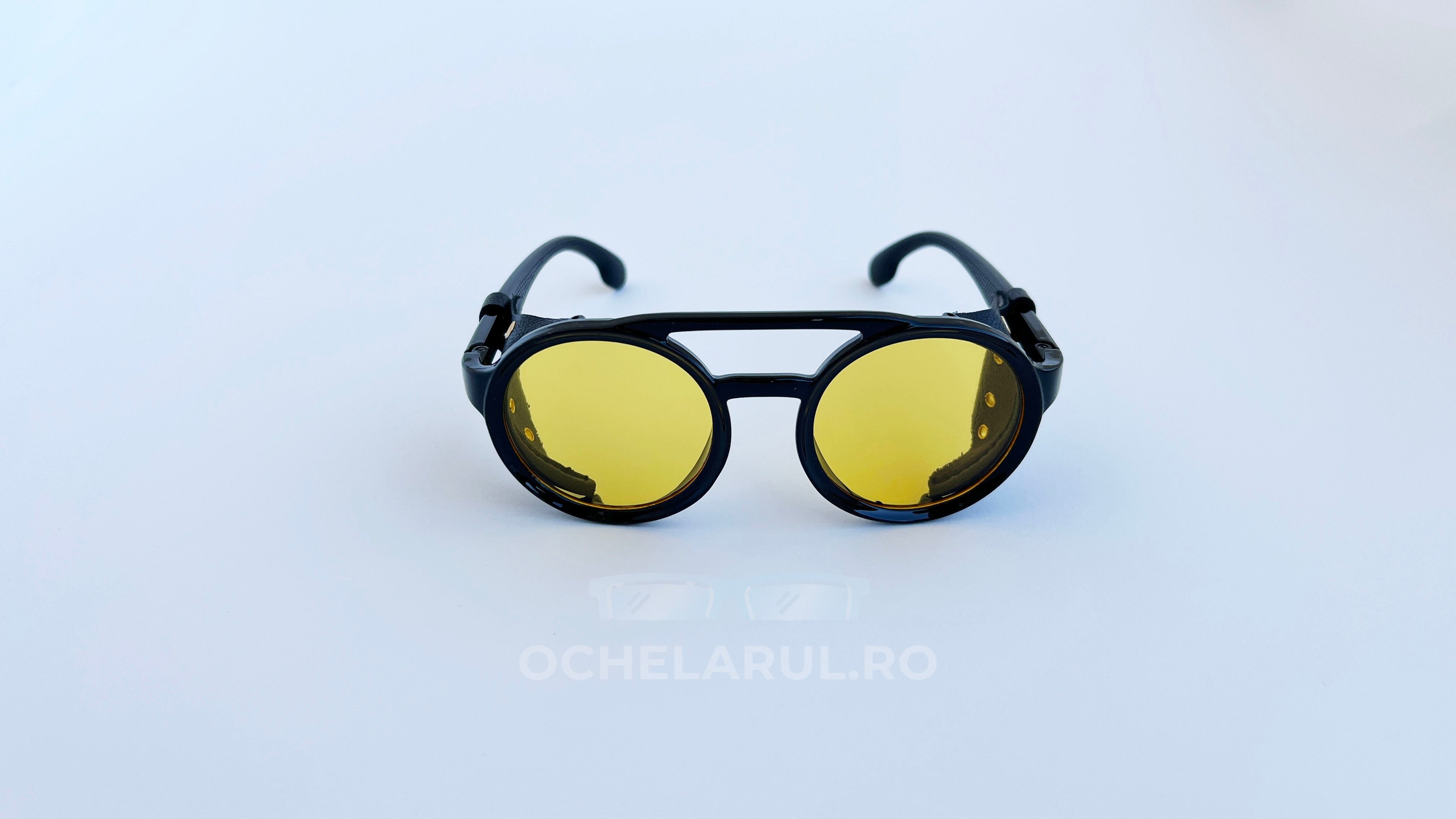 Ochelari de soare Steampunk Rotunzi cu rame negre și lentile galbene, design clasic pentru bărbați.