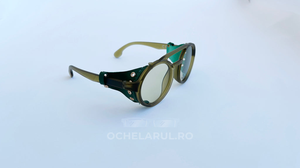 Ochelari de soare Steampunk Rotunzi cu rame verzi și piele, lentile ușor tonate pentru protecție solară.