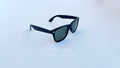 Ochelari de soare Wayfarer Polarizați cu rame negre mate și lentile verzi, model pentru bărbați.