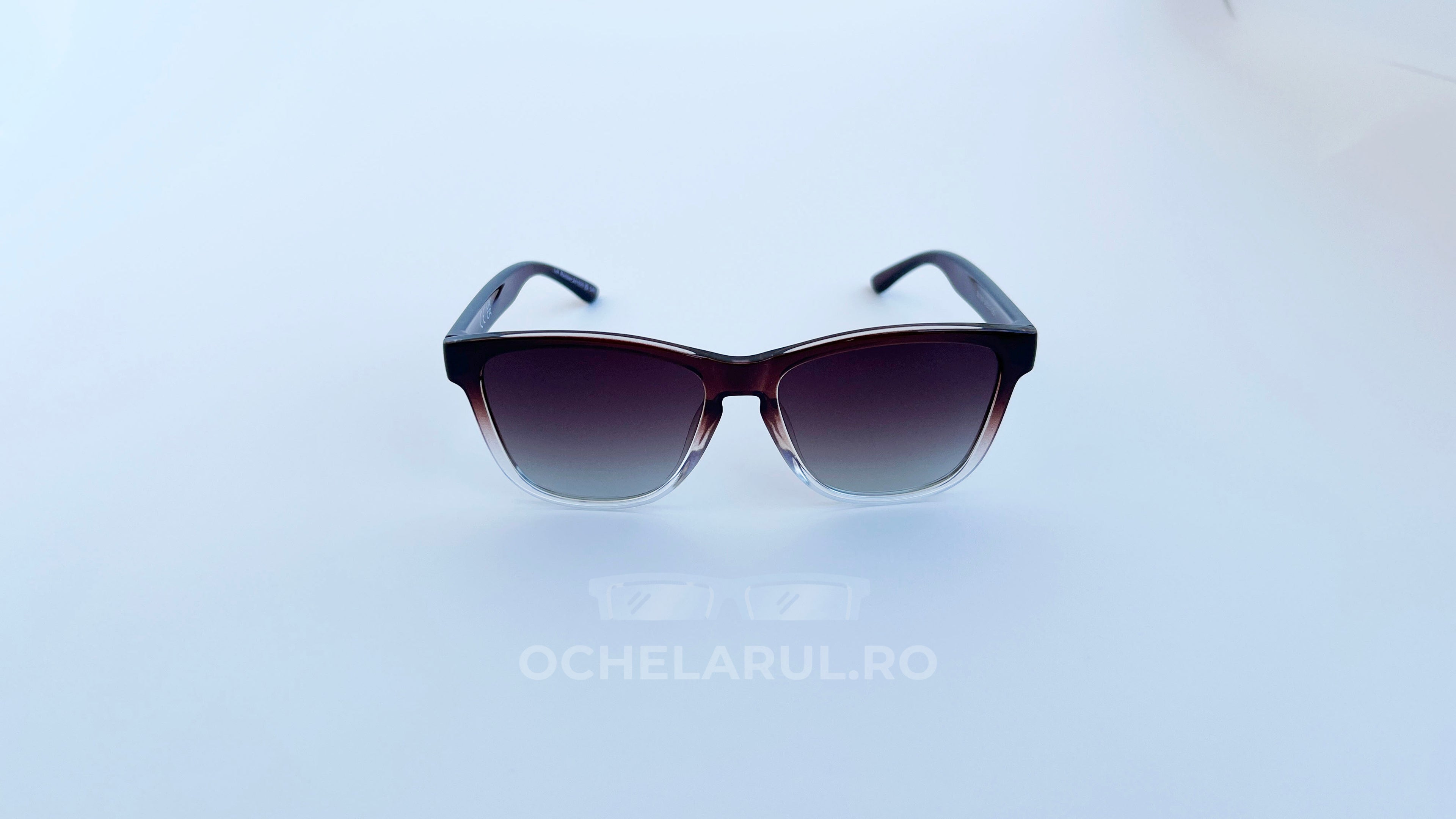 Ochelari de soare Wayfarer Style Polarizați cu rame maro degrade și lentile maro degrade, design masculin clasic.