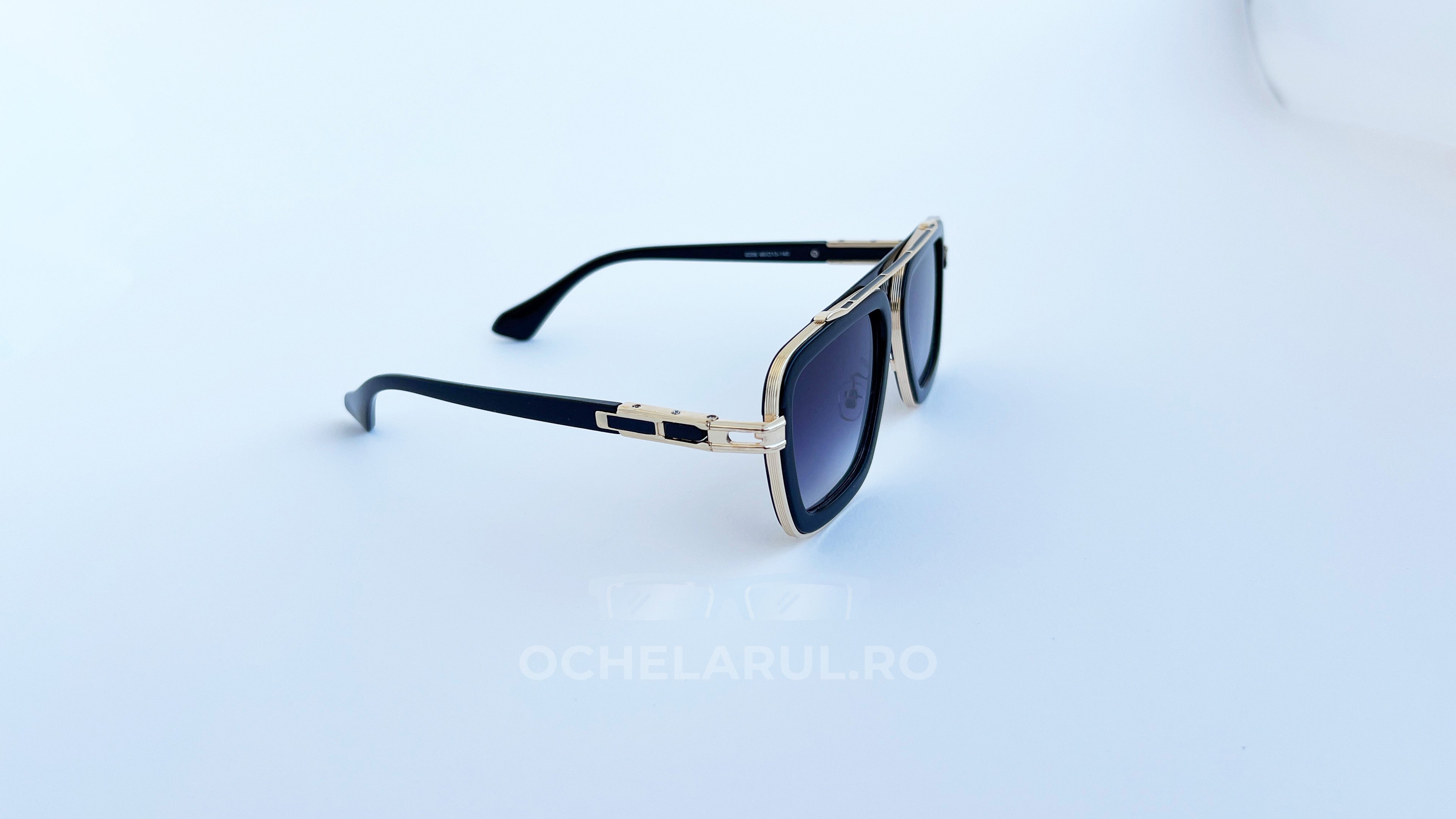 Ochelari de soare Dita LXN-EVO Style cu paduri nazale, rame negre și lentile violet degrade, stil modern pentru bărbați.