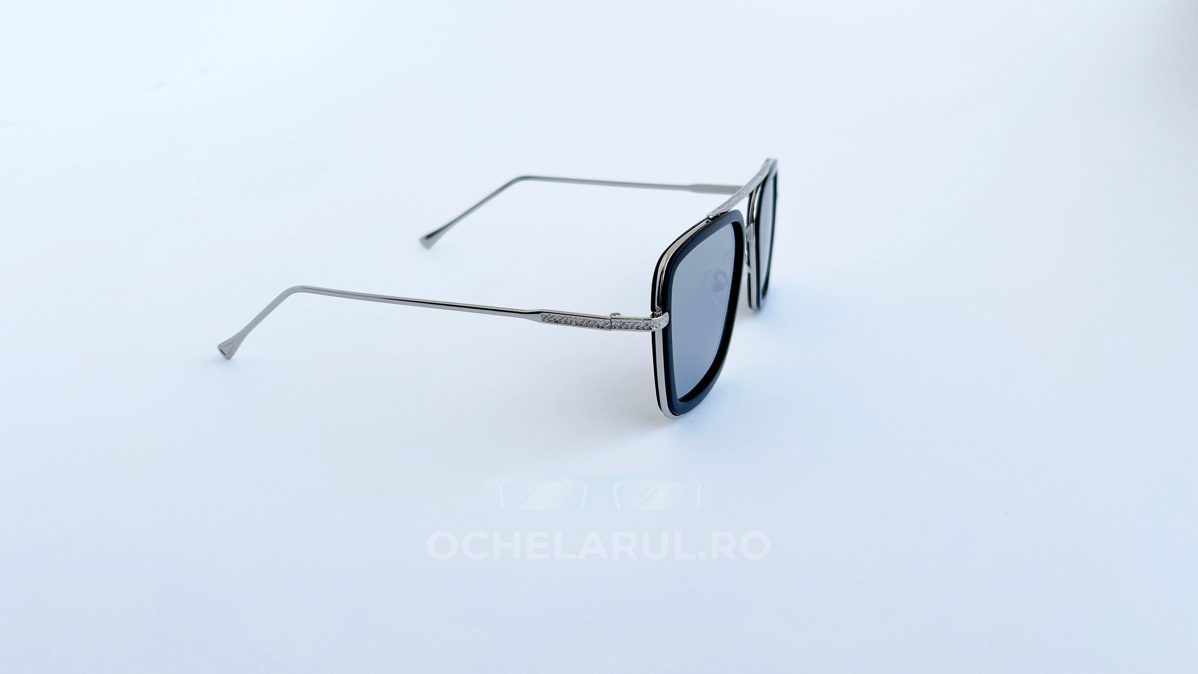 Ochelari Dita Flight Style - Rama neagra, Lentile gri oglinda - vedere laterala