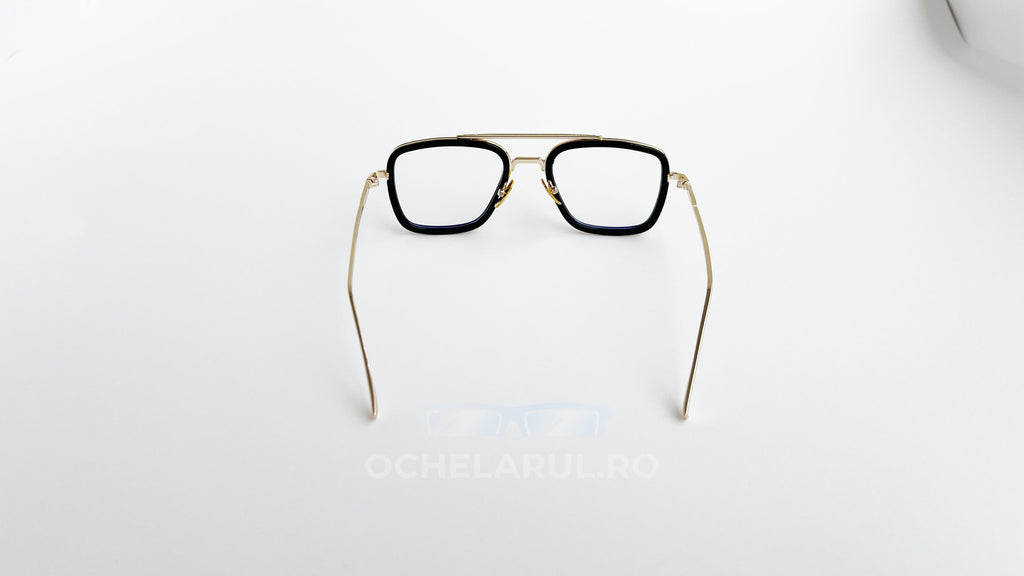 Ochelari Dita Flight Style cu rame aurii subțiri și lentile transparente, design modern și elegant pentru bărbați.