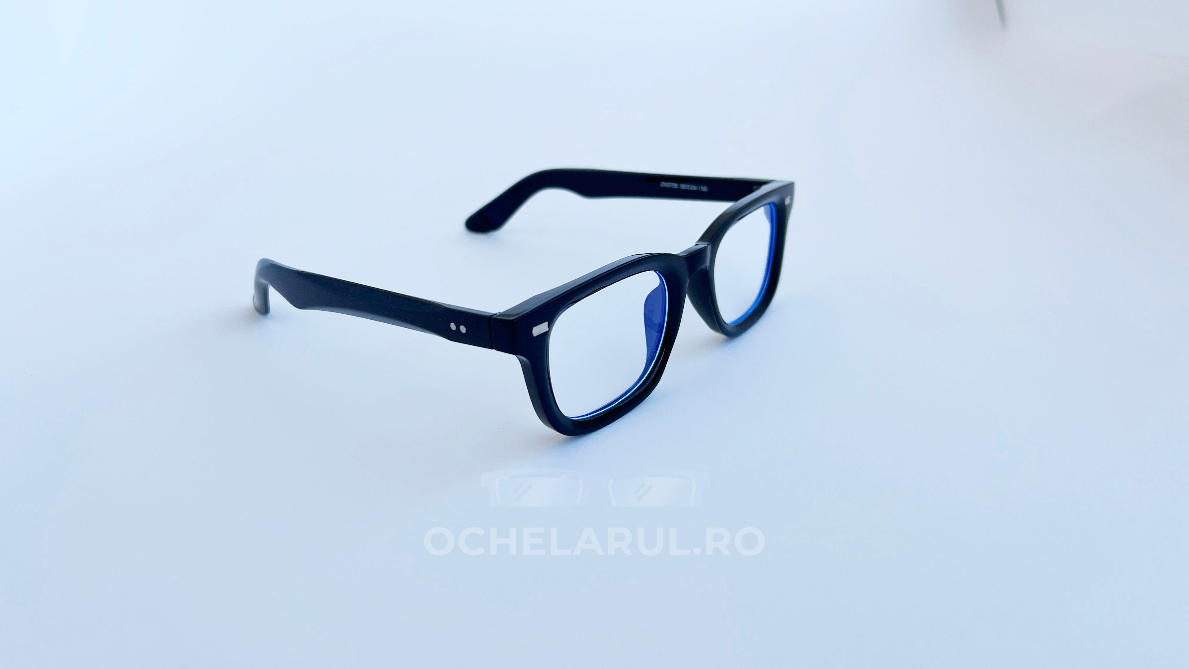 Rame ochelari Moscot Klutz Style negre cu lentile transparente, design clasic și elegant pentru ochelari de vedere.