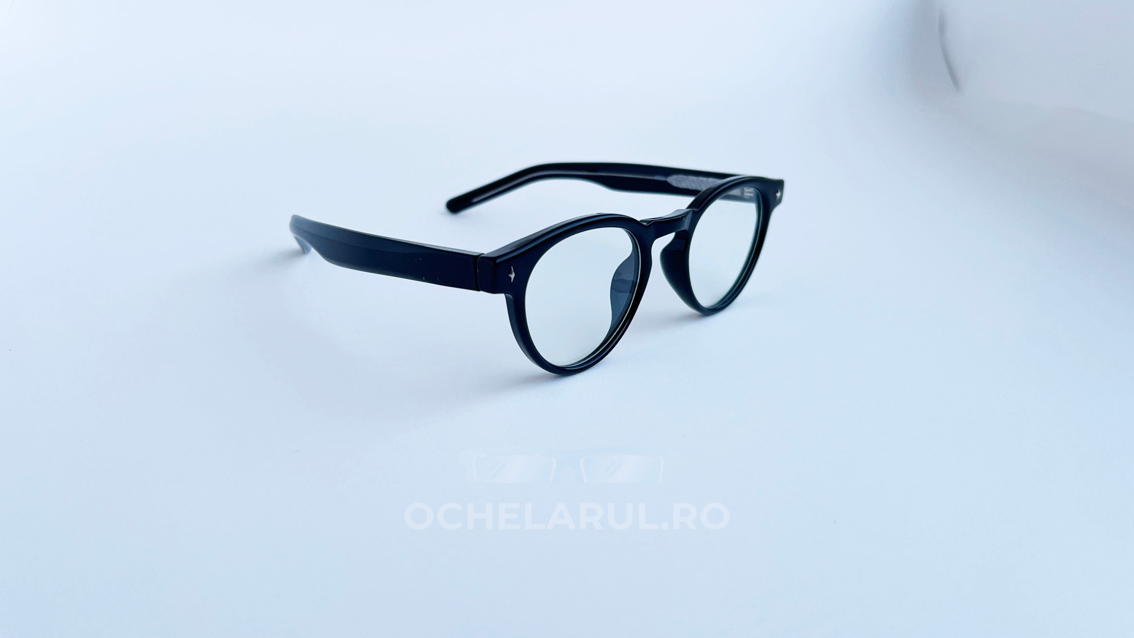 Rame ochelari Ovale Retro negre cu lentile transparente, design clasic și elegant pentru ochelari de vedere.